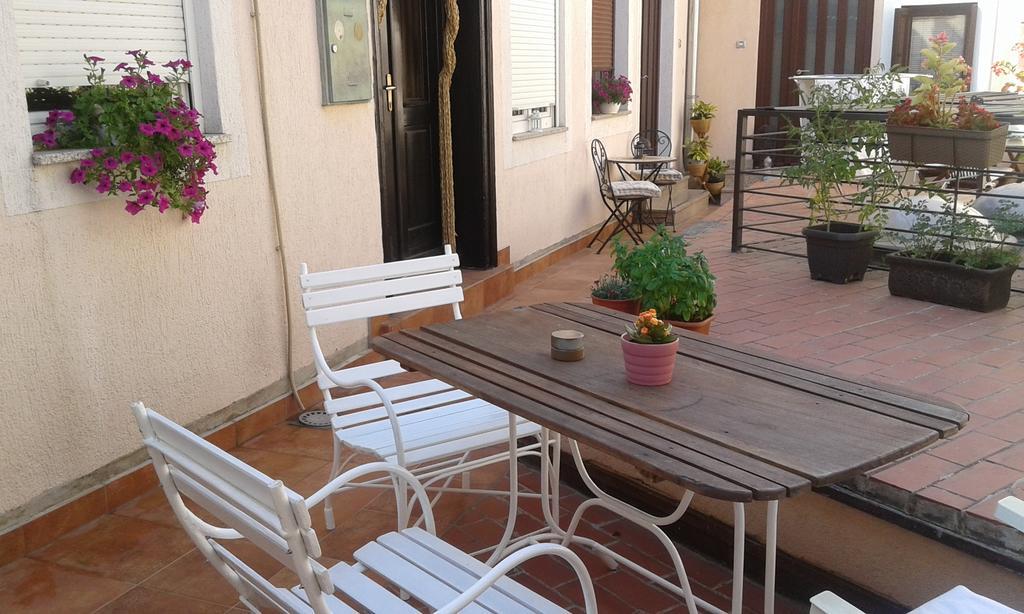 Chincha Apartment Пула Екстериор снимка