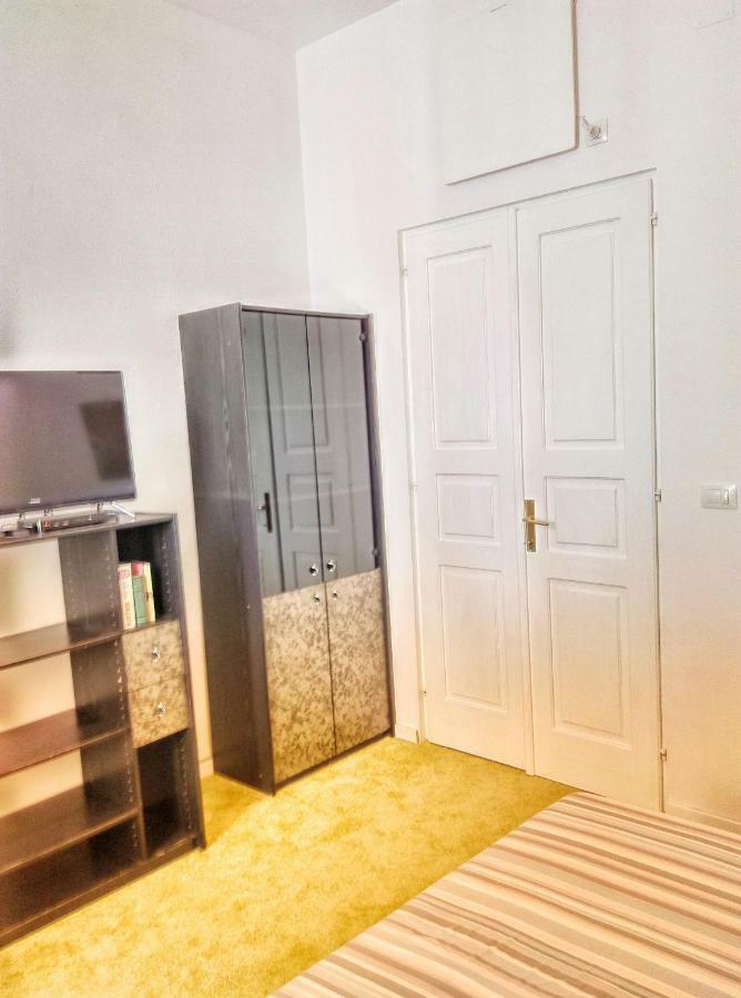 Chincha Apartment Пула Екстериор снимка